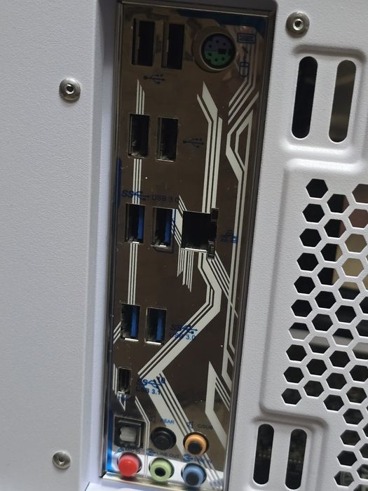 Надёжная платформа Х99 + Xeon + 8GB DDR4