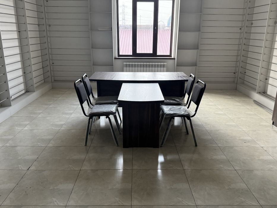 Ofisniy mebel sotiladi