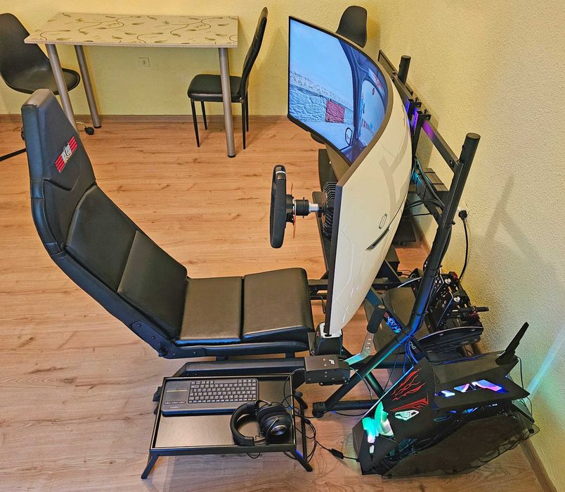 Simulator Next Level Racing (volan DD 8Nm Fanatec) + monitor Odyssey G9 57" + PC RTX 5080)
