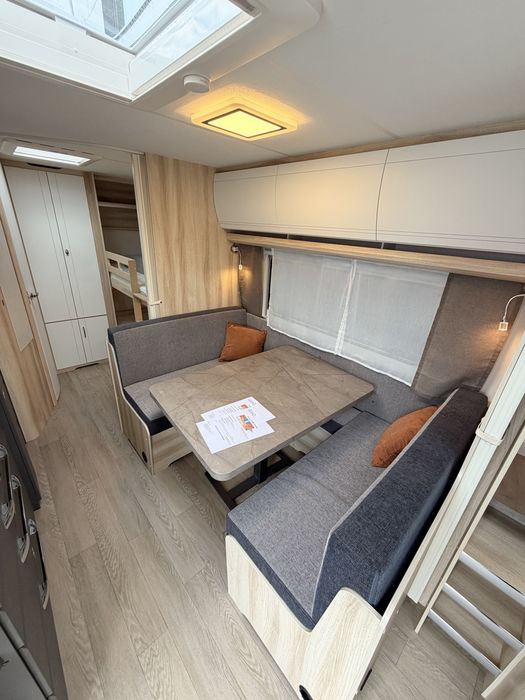 Rulotă nouă premium Hobby 545KMF DeLuxe 2026/ 6 pers/ baie cu dus separat