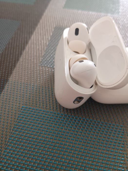 AirPods Pro 2 (Generația a 2-a)