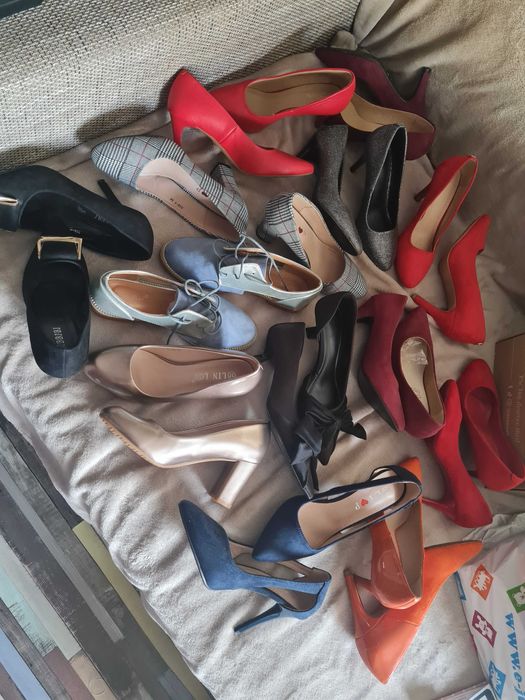 pantofi sandale adidași tenesi purtati