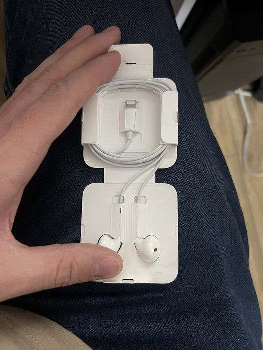 Слушалки apple  с кабел