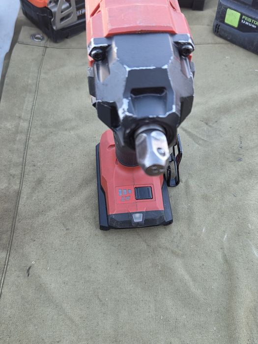 HILTI SIW 4AT-22 ½" безкабелен ударен гайковерт