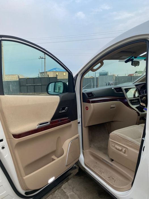 Продам Toyota Vellfire 3.5 обьём.
