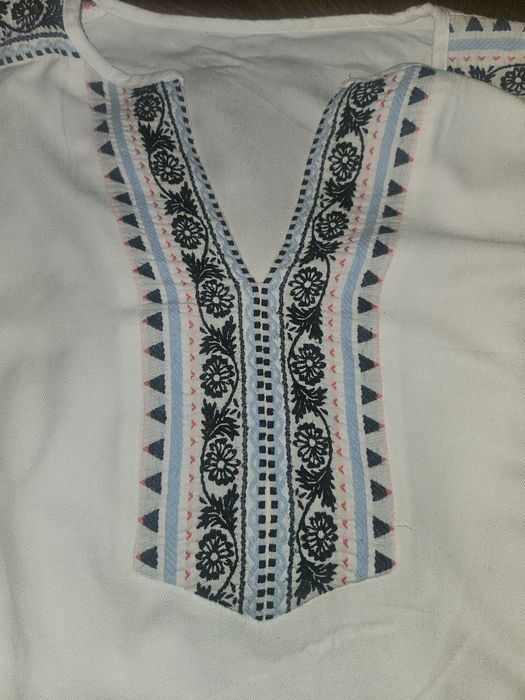 Vand camasa tradițională de dama  iie Iiana M