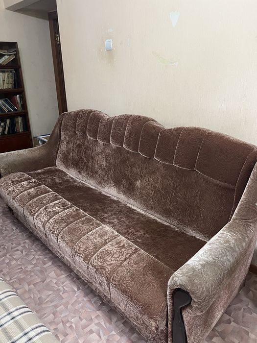 Диван и кресла отдам