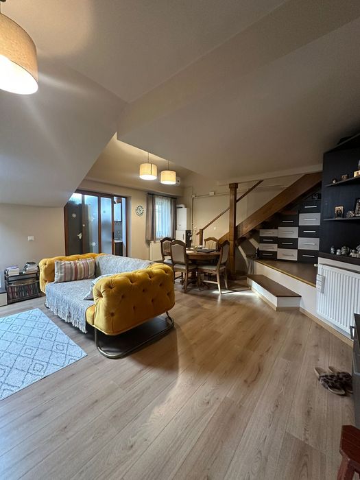 Apartament semicentral  de vânzare