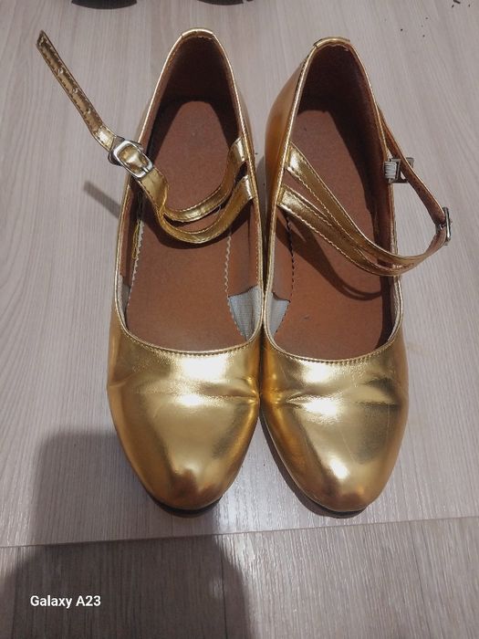 Продам обувь не дорого 2000тг