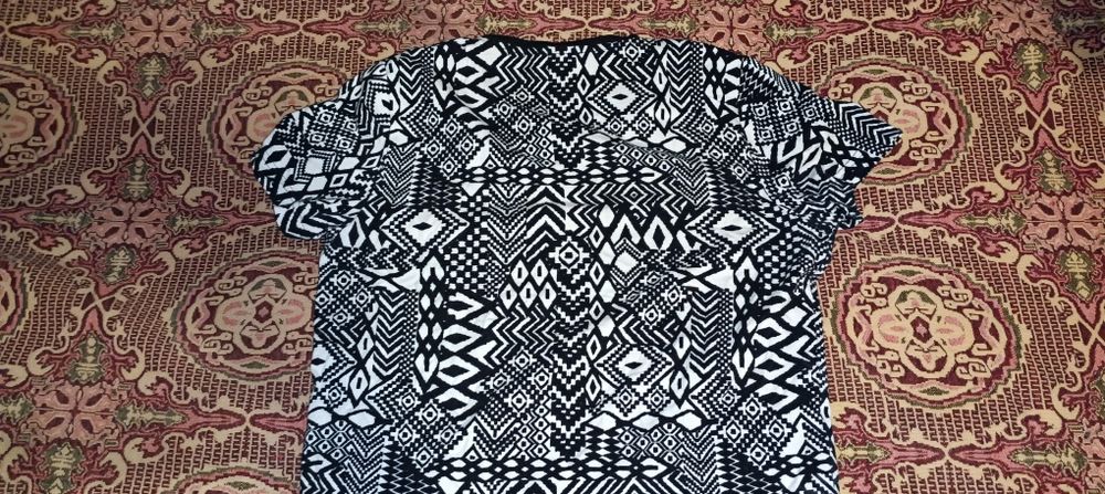 Дизайнерска тениска