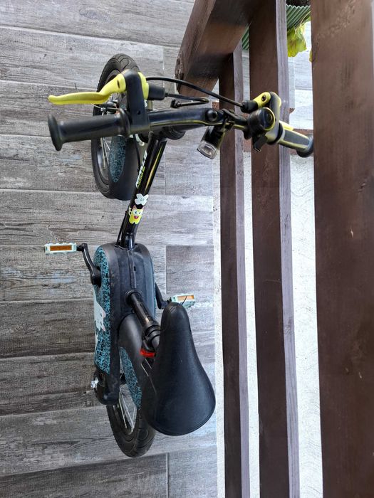 Vand bicicleta cu roti ajutătoare 3-5ani