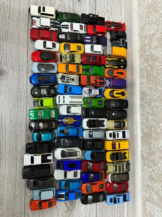 Машинки hotwheels, matchbox