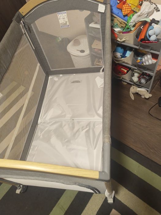 Сгъваема кошара на две нива Kikkaboo Tender