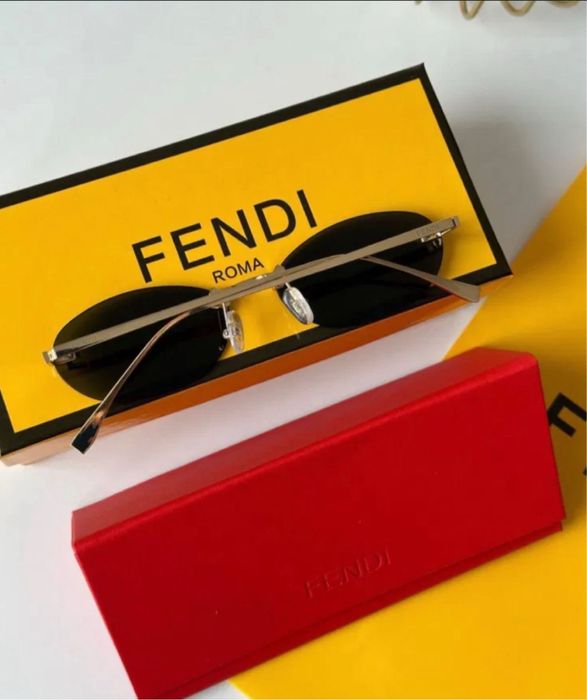 Ochelari de soare Fendi