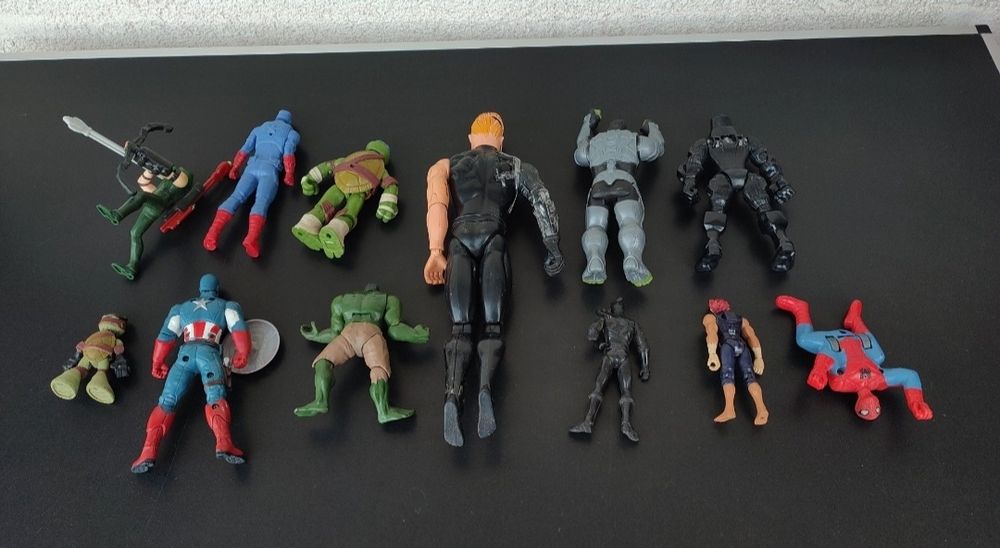 figurine supereroi avengers hasbro copii fete baieti Spiderman hulk