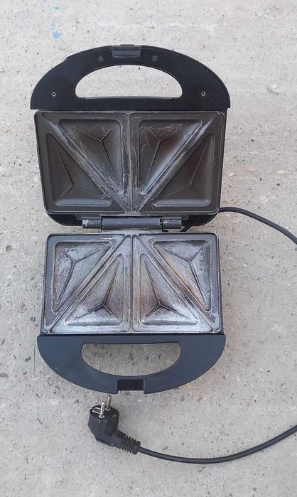 Toaster / Sandwich maker