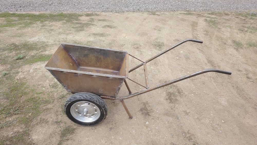 Продам садовую тачку