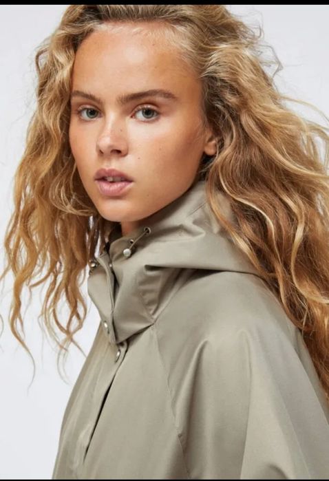 Женский плащ от фирмы Oysho оригинал на размер 48-50-52