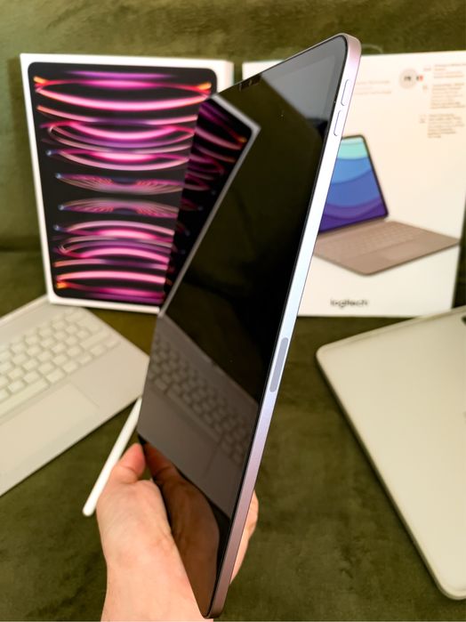 Ipad Pro 12.9 M2 6th gen 128GB Impecabil + Apple Pen USB C +Logitech Combo Touch husa/ tastatura.