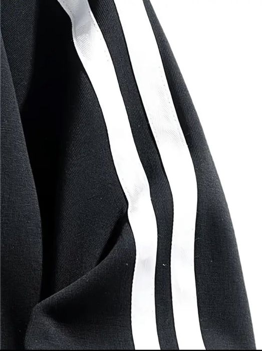 Свитшот фирмы Adidas