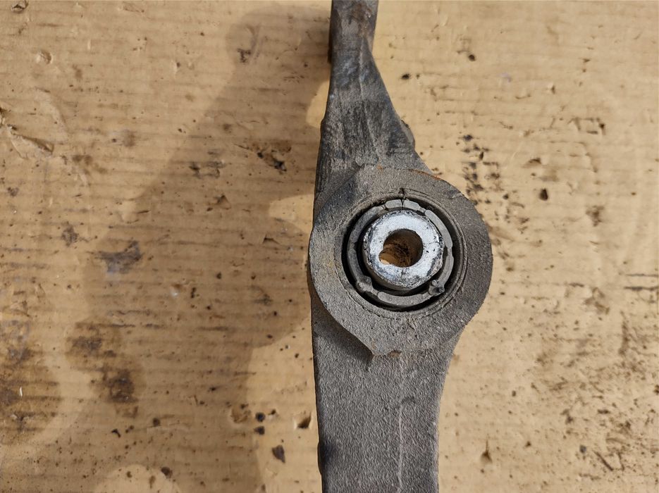 Преден Десен Носач Mercedes E class W211 4Matic Tmodel 2008 320CDI