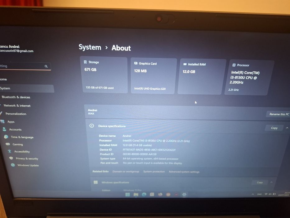 Lenovo i3-8130u 12gb ram ssd