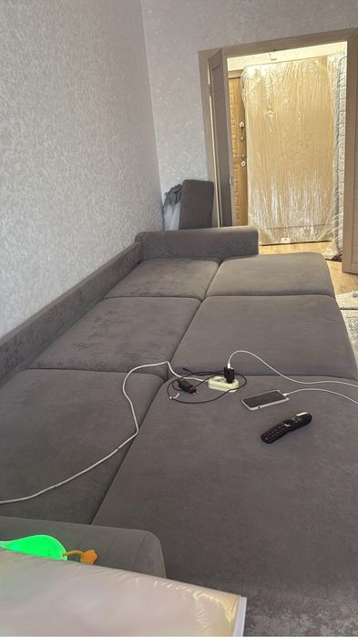 Продается диван в отличном состоянии.