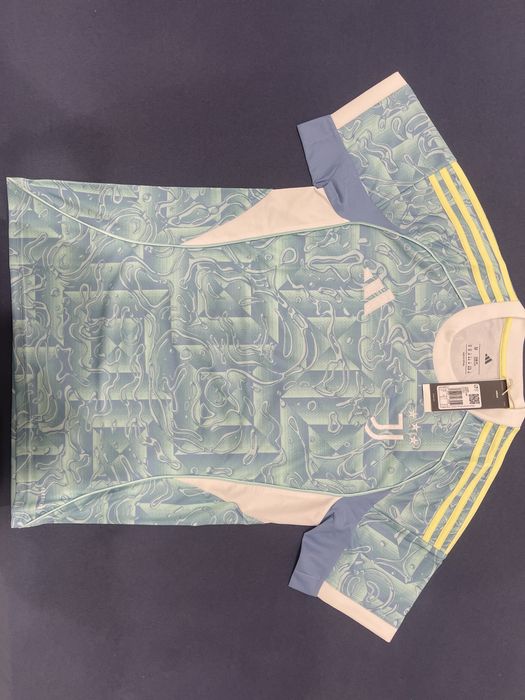 Tricouri fotbal diferite marimi !