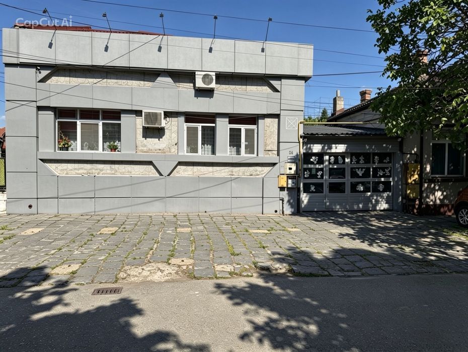 Vand casa centru !!! Zona superba !!!