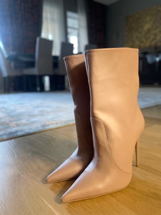 Ботильены, натуральная кожа.