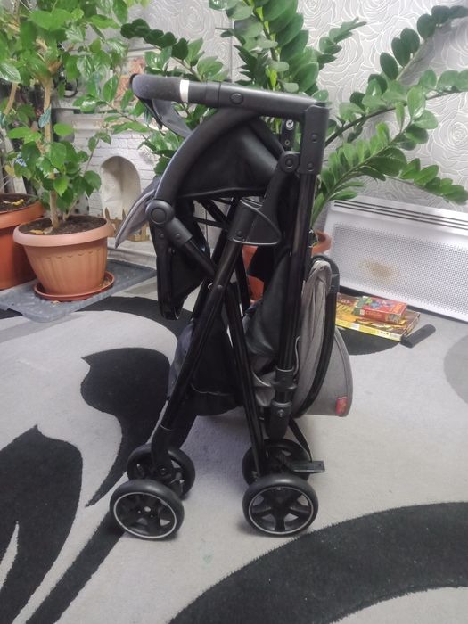 Продам коляску за 23000