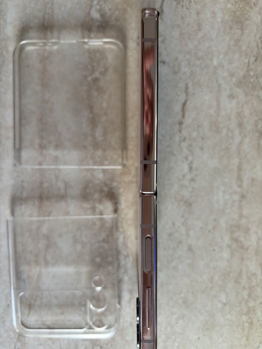 Samsung Galaxy Z Flip4