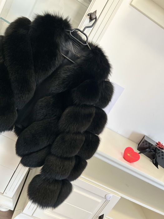 Blană naturală Di Angelo Couture, prețul e în lei