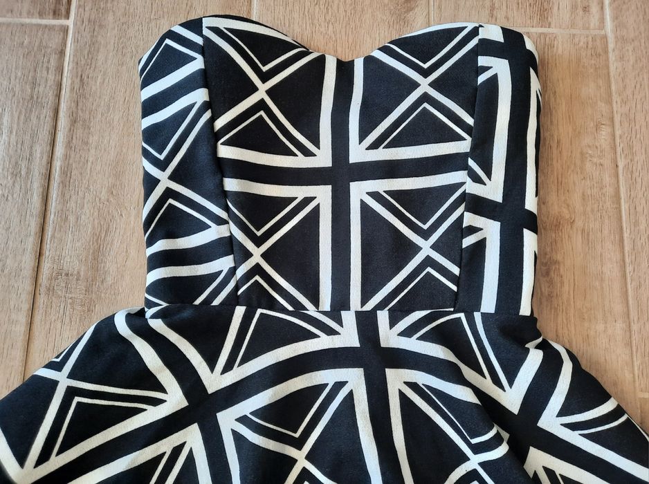 Къси рокли- 2 бр. за 5 лв.