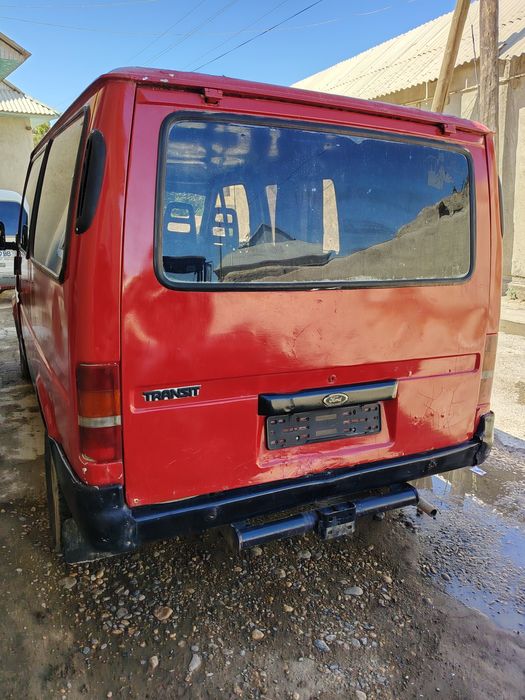 Ford transit sotiladi