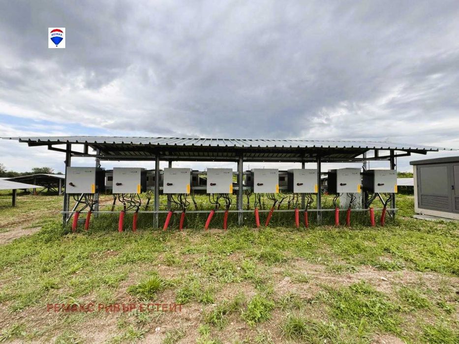 Фотоволтаична централа + ресторант с басейн и лятна градина