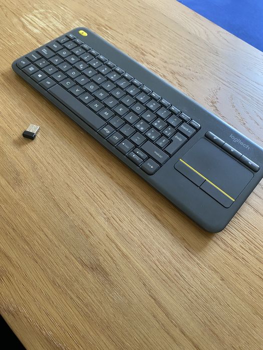 Tastatura fara fir LOGITECH K100 nu gasesc adaptorul usb