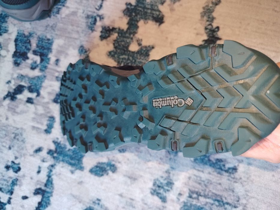 Adidași columbia purtați doar d doua ori 41/5
