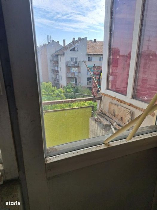Garsoniera Ostrovului , etaj 4 , necesita renovare , 13.700 euro neg.