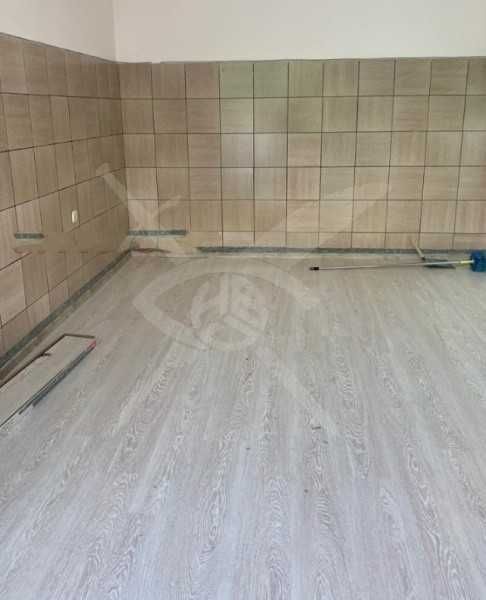 Продава се Магазин в Пловдив, Тракия - 180 кв.м за 2000 €/кв.м - Снимка #1