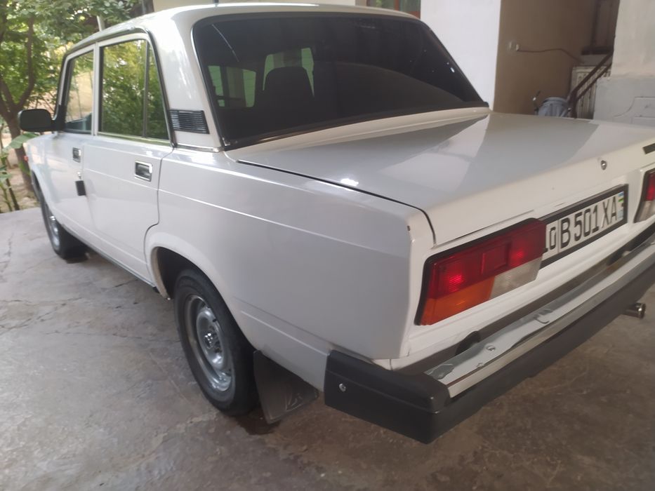Vaz 2107 sotiladi