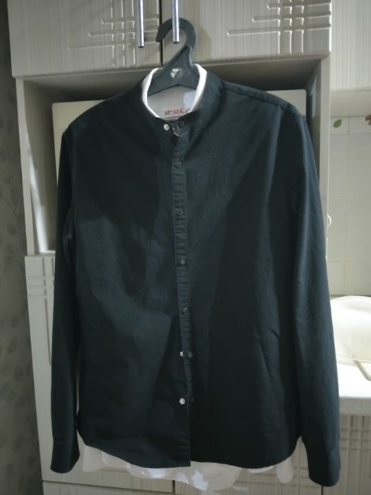 Продам 2 рубашки для школы