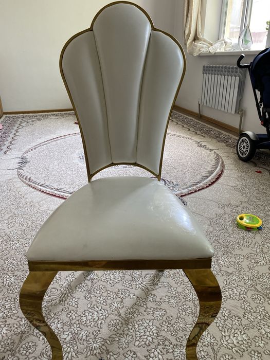 Стулья для зала.