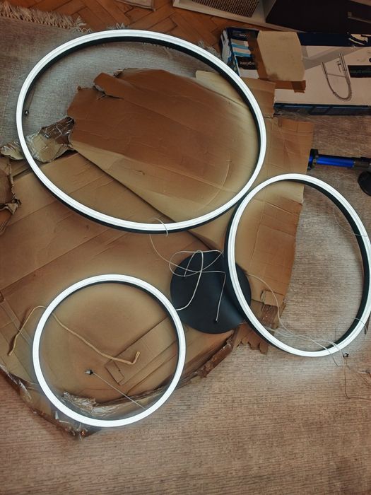 Черни led рингове  3 броя-40/60/80 с дистанционно