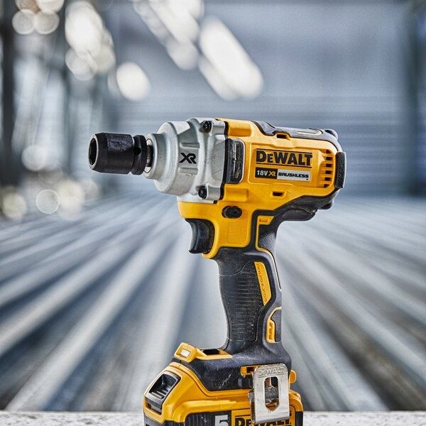 Топ цена акумулаторен Гайковерт Девалт DeWALT DCF894P2  комплект