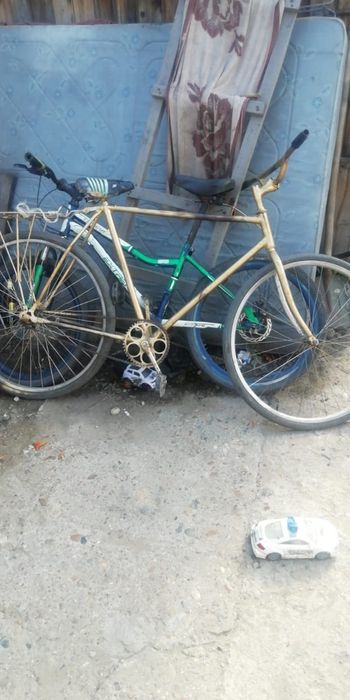 Продам велосипед Урал.