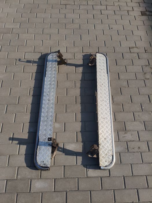 Продам пороги на машину