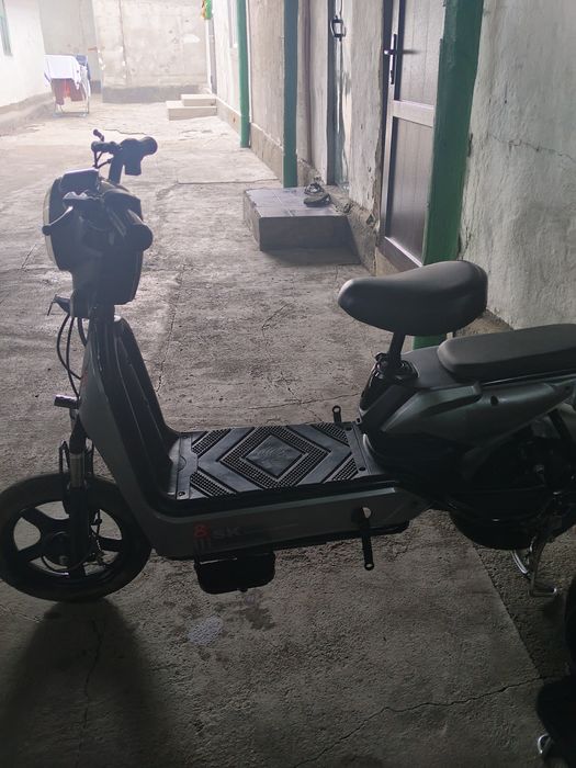 ПРАДАМ два электроскутера