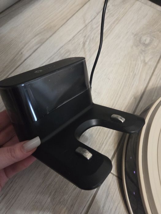 Robot aspirator Lefant