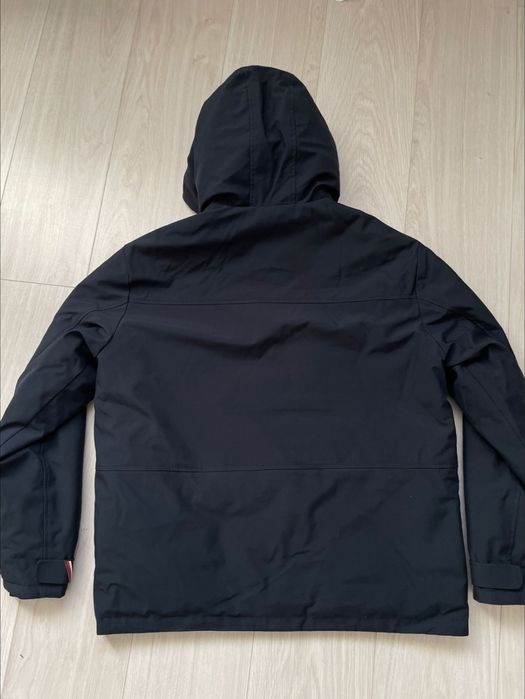 Продам зимнюю куртку Moncler